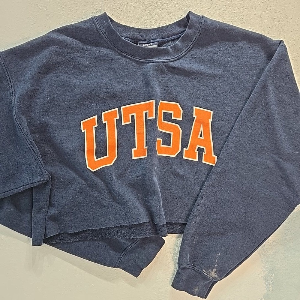 MV Sport L UTSA Roadrunners Crewneck Sweatshirt SATX Blue Women Cropped Pullover